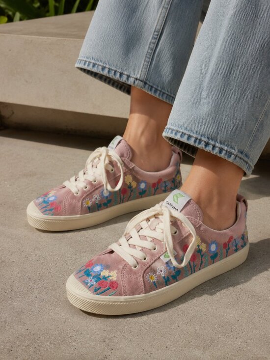 Cariuma Shoes - Cariuma Suede Embroidered Flower Sneaker-Sand Women Size 11.5 US New Multicolor